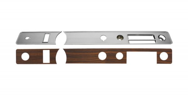 Instrumentpanel med träinlägg och kromad bakgrund. Pontiac LeMans, GTO 1969