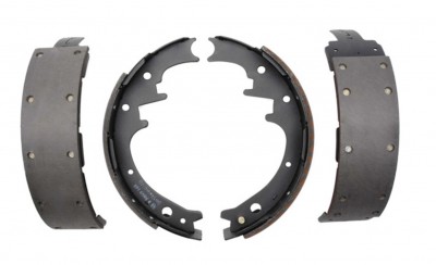 Bromsbackar bak 10 Challenger 1970-74